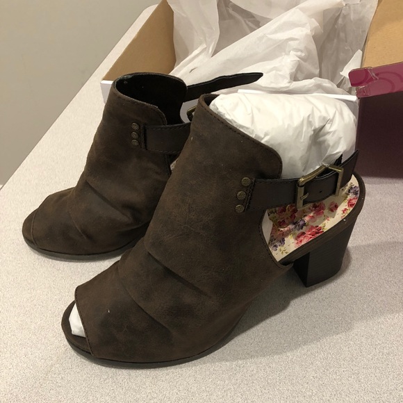 Sugar Shoes - Sugar stacked heel sandal open toe mule